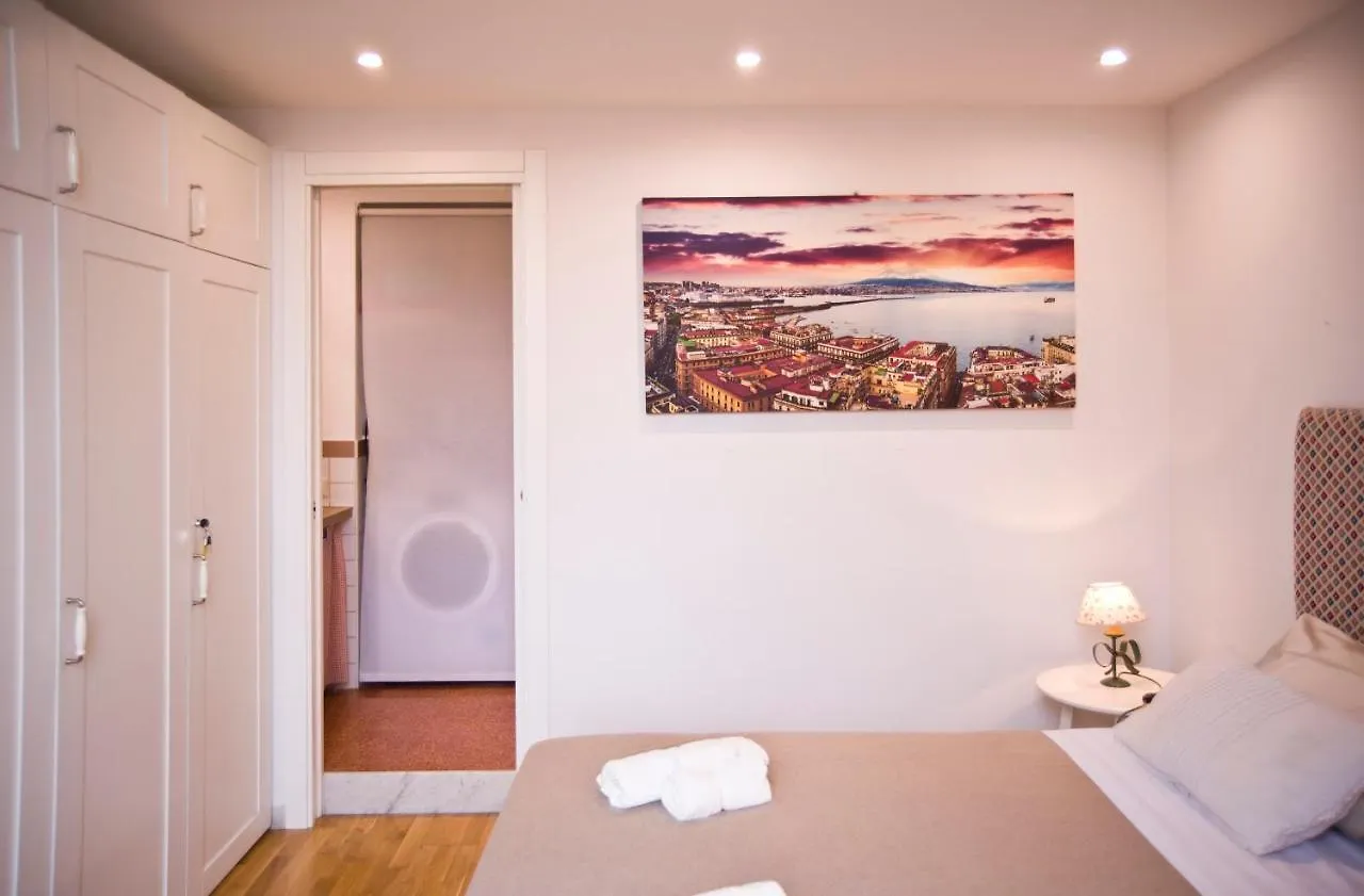 Suite Materdei - Art Of Living Naples 0*,