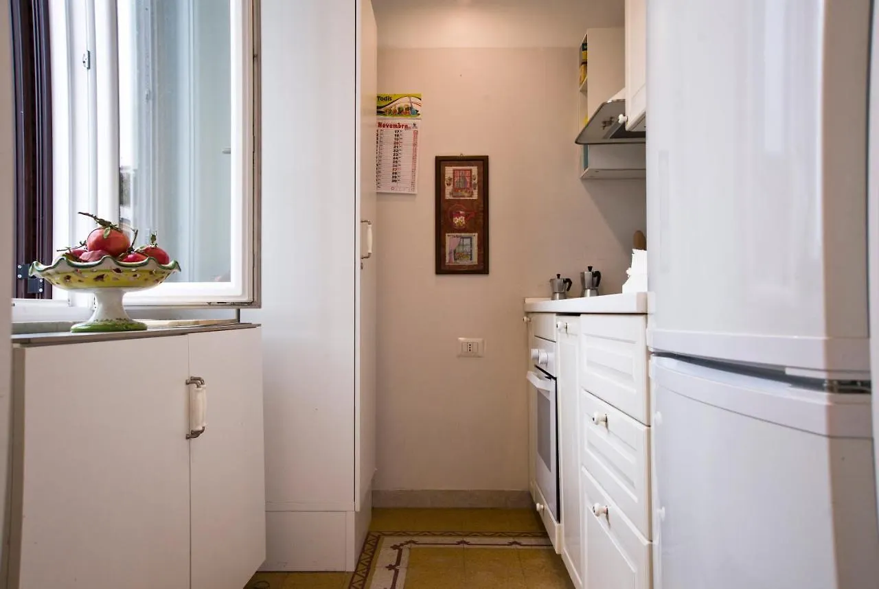 Apartment Suite Materdei - Art Of Living Naples Italy